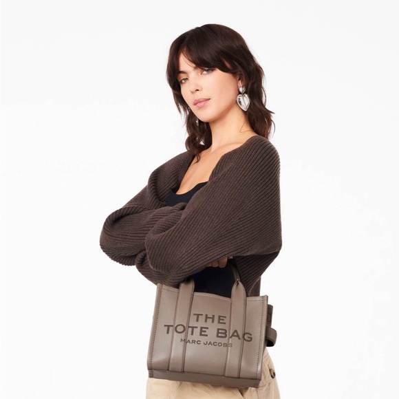 Marc Jacobs The Leather Small Tote Bag - Picture 16 of 16